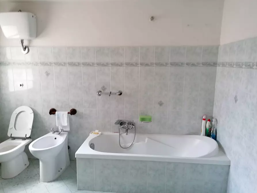 Immagine 14 di Casa semindipendente in vendita  in Centro Storico a Fano
