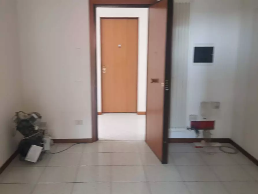 Immagine 9 di Ufficio in affitto  in Calcinelli a Colli Al Metauro