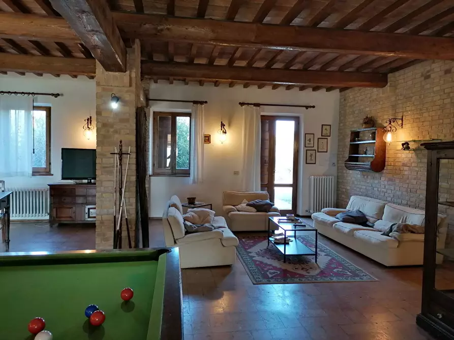 Immagine 4 di Villa in vendita  a San Costanzo