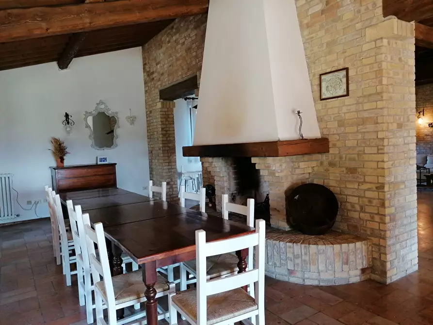 Immagine 8 di Villa in vendita  a San Costanzo