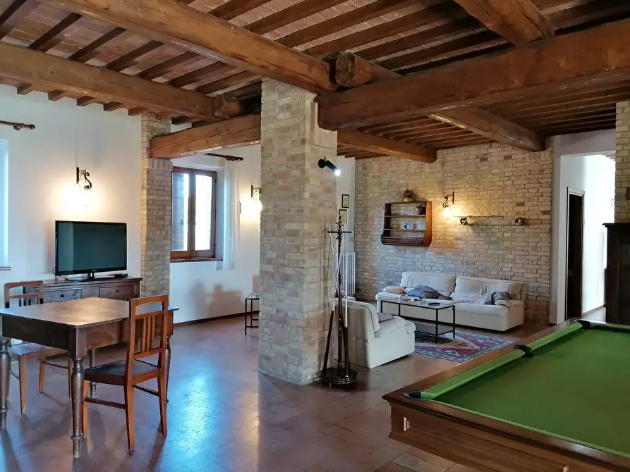 Immagine 11 di Villa in vendita  a San Costanzo