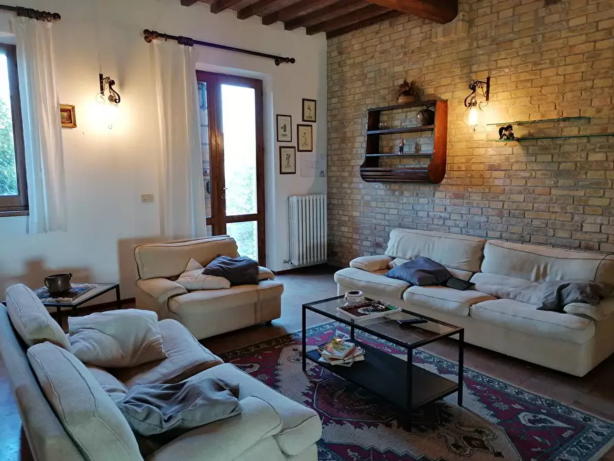 Immagine 12 di Villa in vendita  a San Costanzo