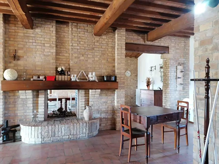 Immagine 13 di Villa in vendita  a San Costanzo