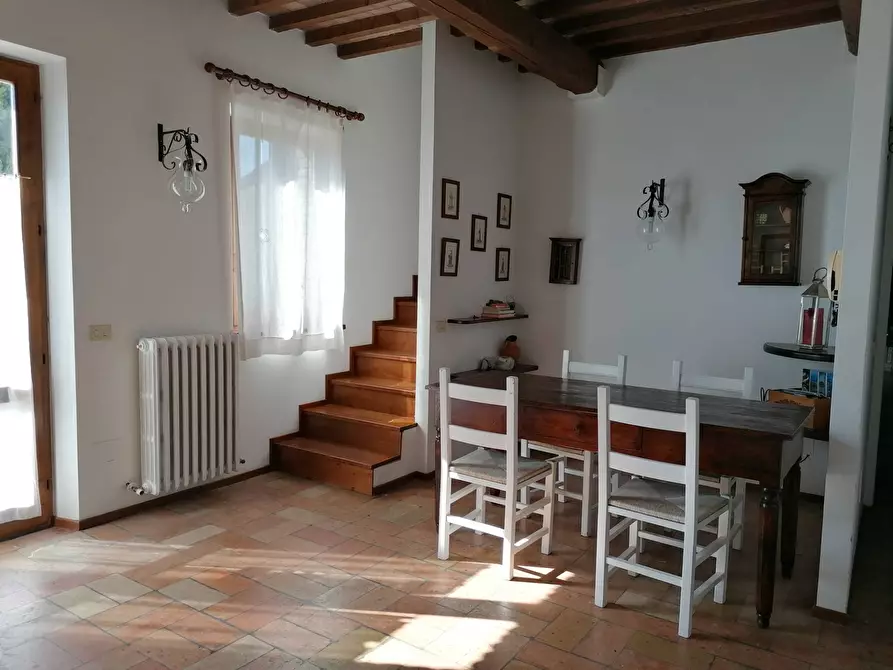 Immagine 15 di Villa in vendita  a San Costanzo