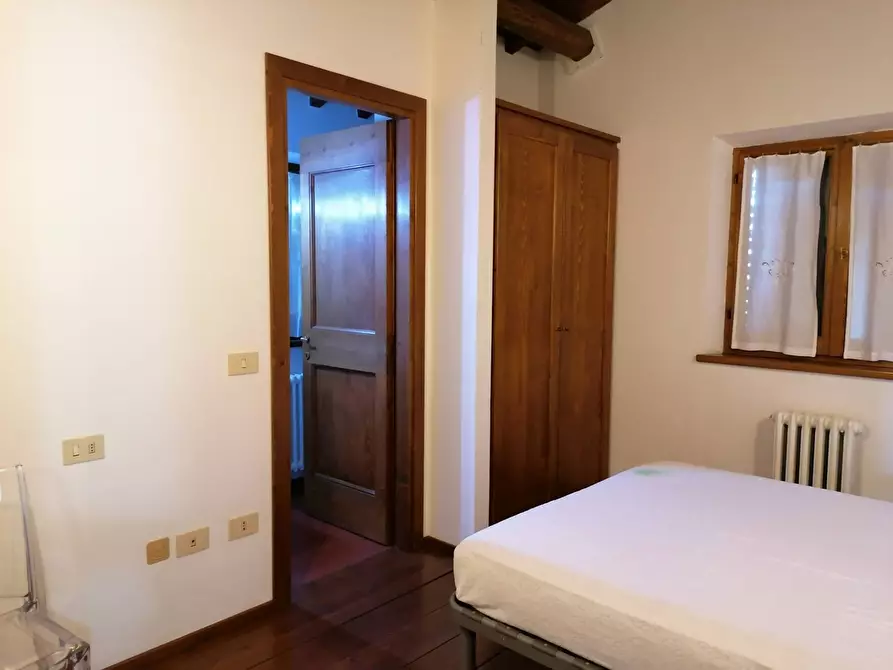 Immagine 29 di Villa in vendita  a San Costanzo