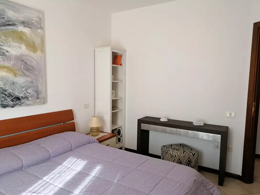 Immagine 12 di Appartamento in vendita  in Zona Ospedale a Fano