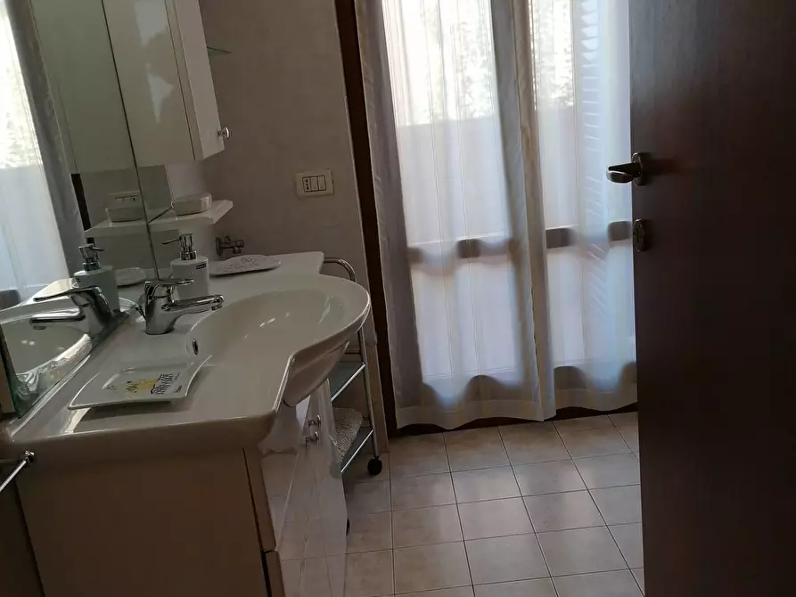 Immagine 15 di Appartamento in vendita  in Zona Ospedale a Fano