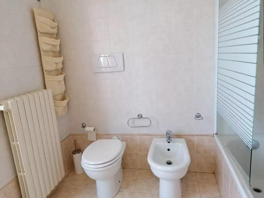 Immagine 16 di Appartamento in vendita  in Zona Ospedale a Fano