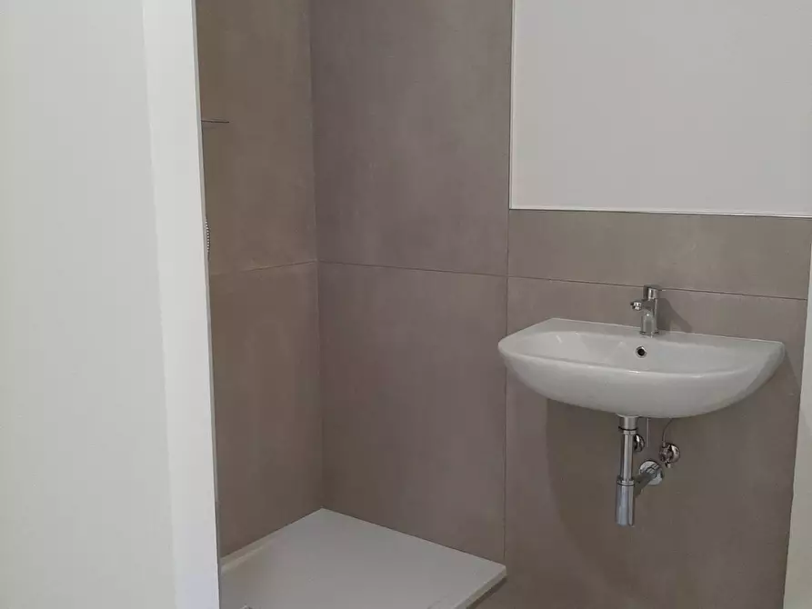 Immagine 12 di Appartamento in vendita  in Centro Storico a Fano