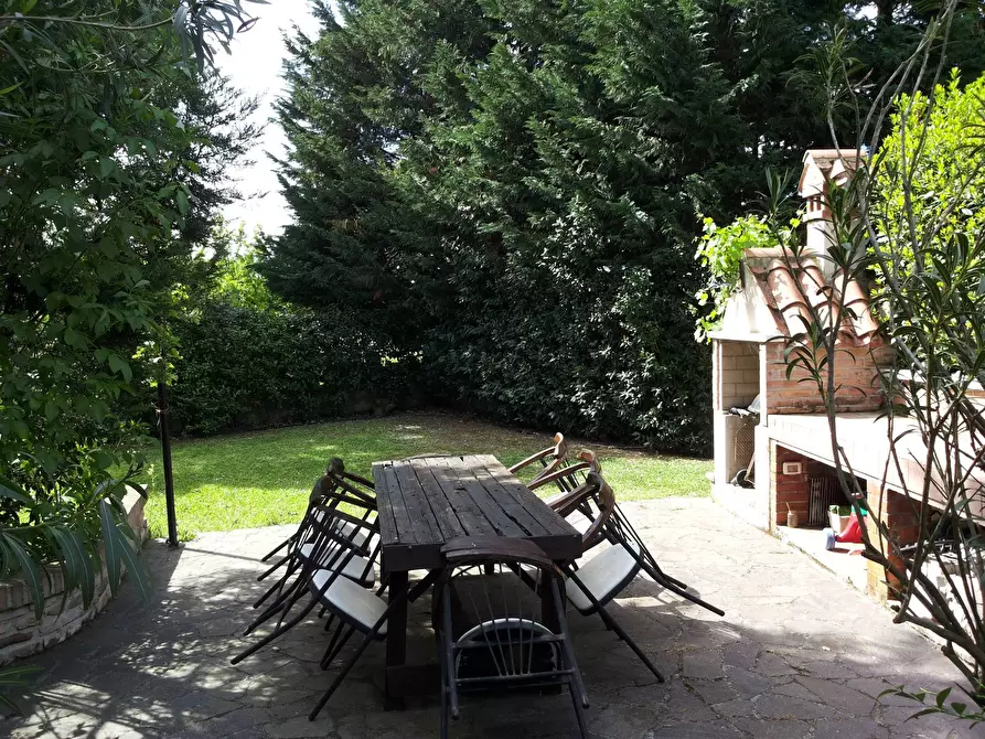 Immagine 11 di Villa in vendita  in Carrara a Fano