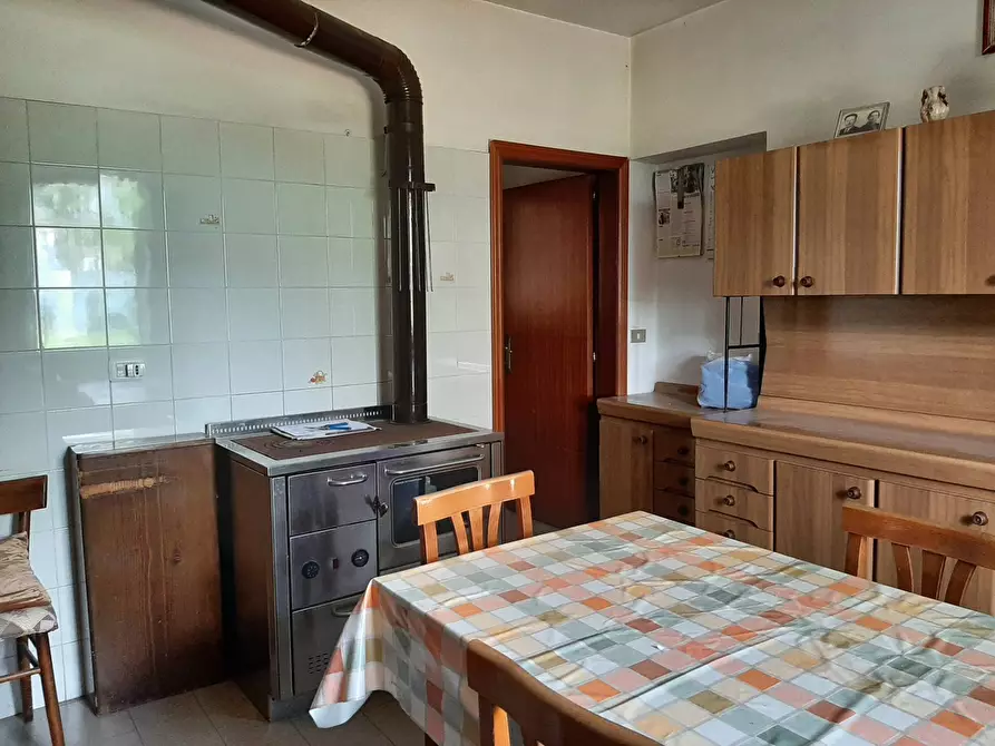 Immagine 9 di Rustico / casale in vendita  in Fontecorniale a Montefelcino