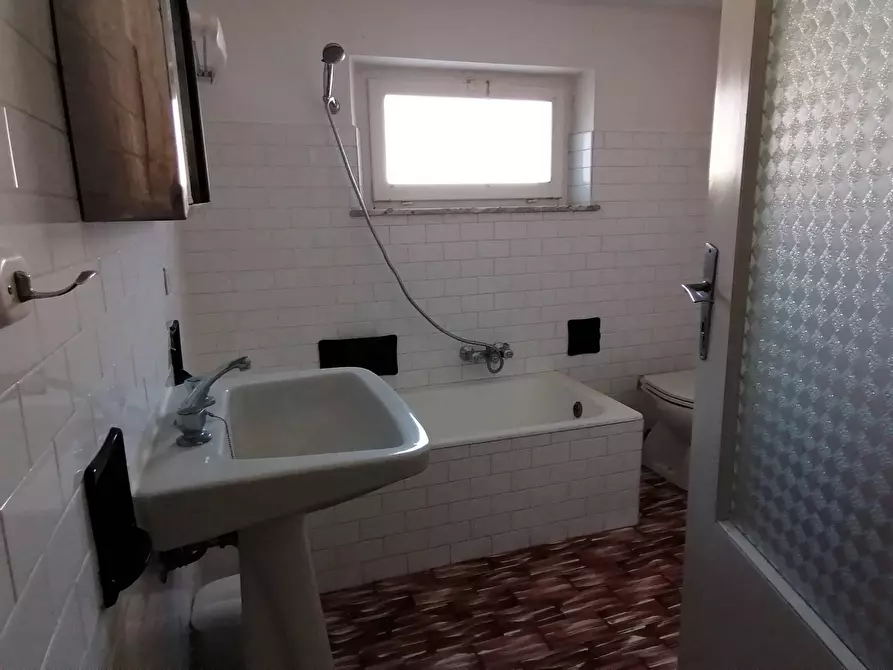 Immagine 13 di Appartamento in vendita  in Fano a Fano