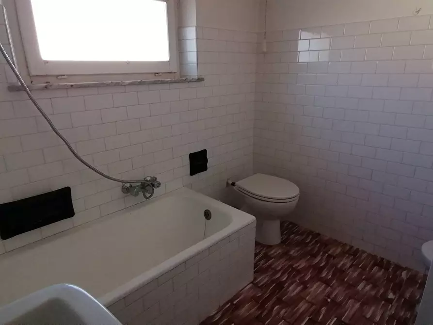 Immagine 14 di Appartamento in vendita  in Fano a Fano