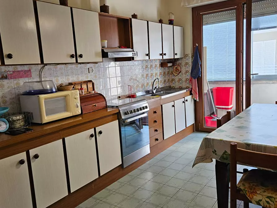 Immagine 7 di Appartamento in vendita  in Via Parini, 14 a Fano