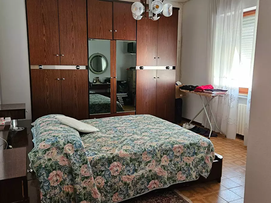 Immagine 10 di Appartamento in vendita  in Via Parini, 14 a Fano