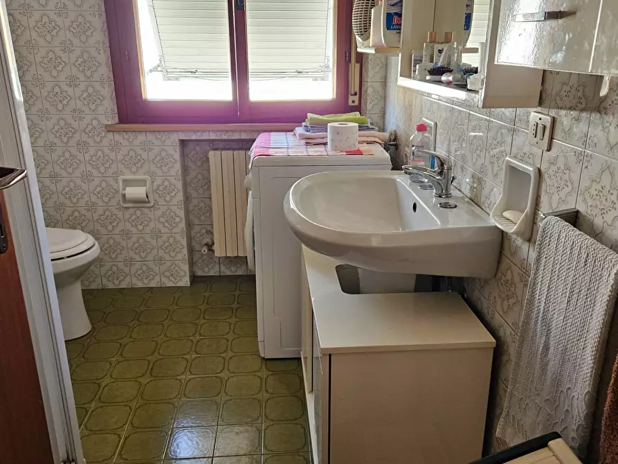 Immagine 16 di Appartamento in vendita  in Via Parini, 14 a Fano