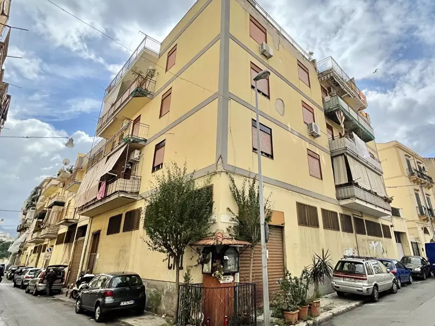 Immagine 1 di Appartamento in vendita  in Via Matteo D'ajello a Palermo
