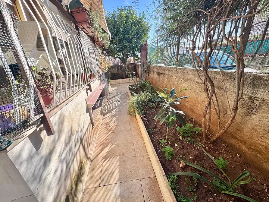 Immagine 8 di Appartamento in vendita  in Via Cruillas a Palermo