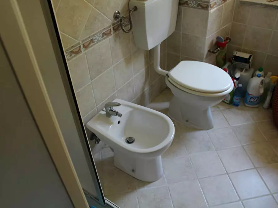 Immagine 14 di Camera in vendita  in Via Delle Manere a Roburent