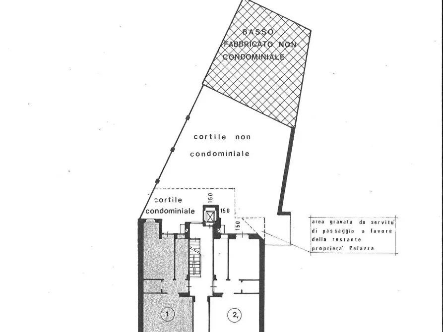 Immagine 4 di Locale commerciale in vendita  in Via Borgaro a Torino