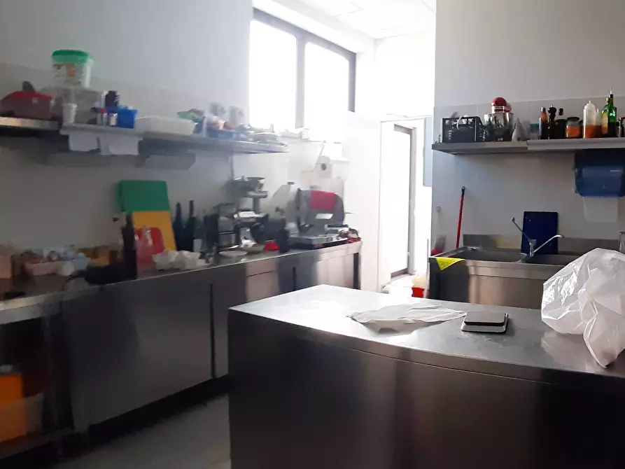 Immagine 11 di Attività commerciale in affitto  in Via Torino a San Francesco Al Campo