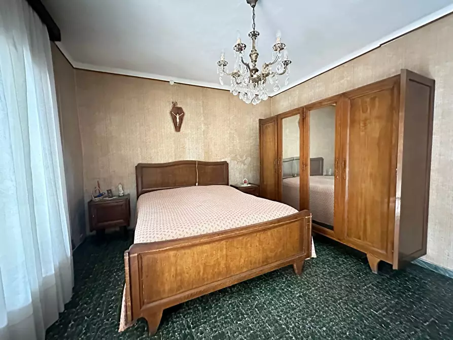 Immagine 25 di Camera in vendita  in Bisalta a Cuneo