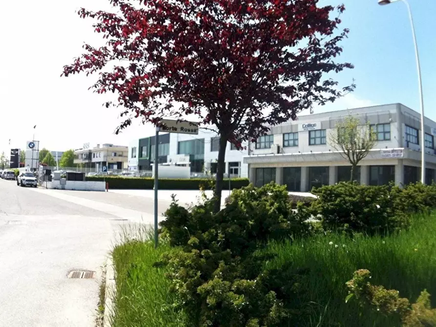 Immagine 2 di Locale commerciale in affitto  in Porta Rossa a Cuneo