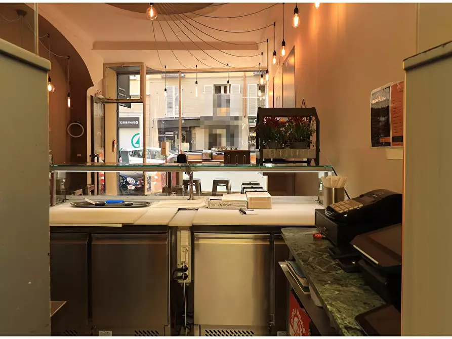 Immagine 11 di Attività commerciale in vendita  in Via San Massimo a Torino