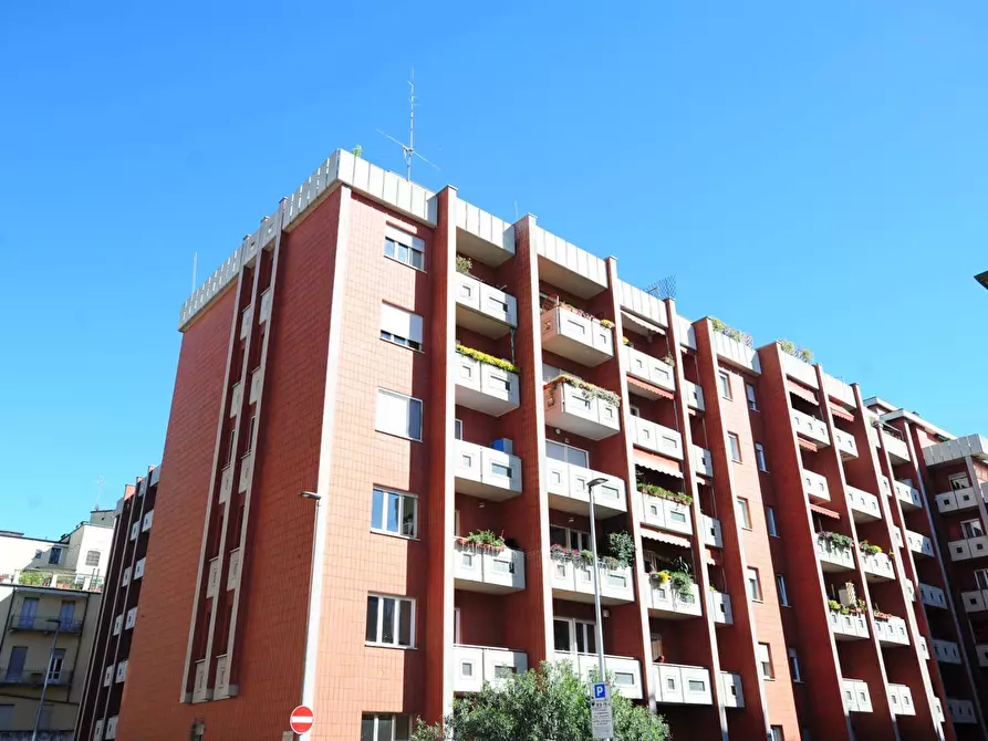 Immagine 1 di Appartamento in vendita  in Via Benvenuto Cellini a Torino