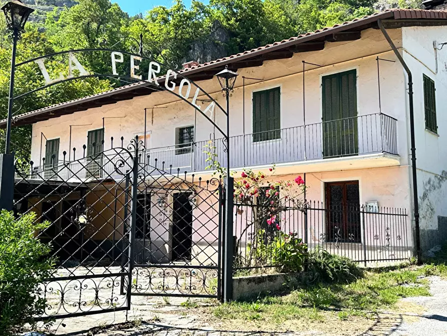 Immagine 1 di Casa indipendente in vendita  in località Casali Rolfi a Roccaforte Mondovi'