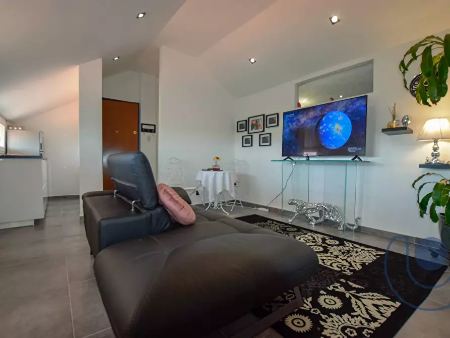 Immagine 10 di Attico in vendita  in Via Monviso a Pino Torinese