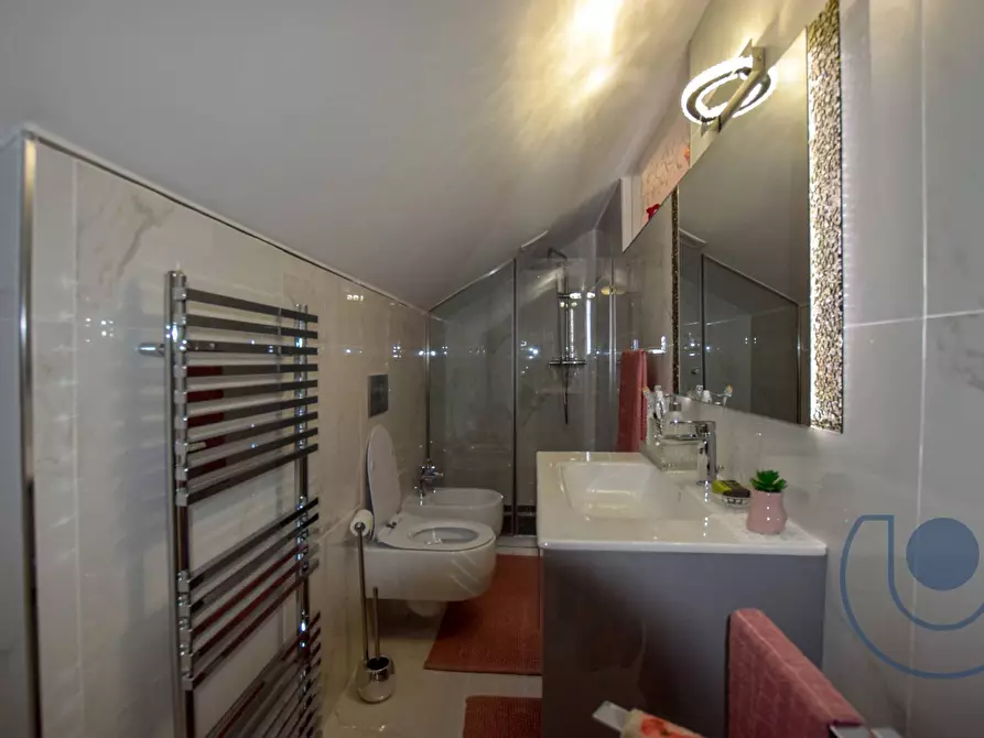 Immagine 16 di Attico in vendita  in Via Monviso a Pino Torinese