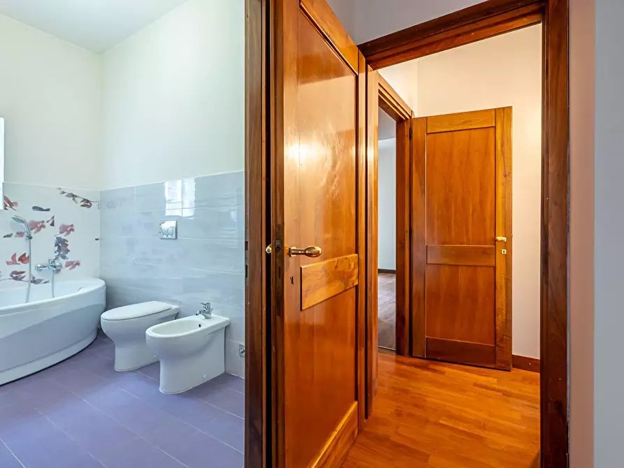 Immagine 19 di Appartamento in vendita  in Strada Val Salice a Torino