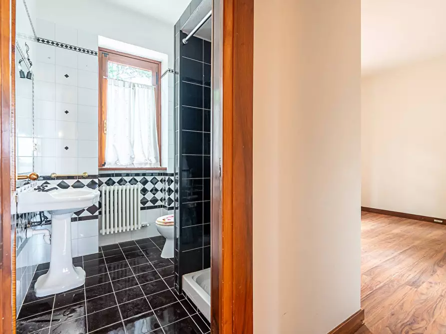 Immagine 23 di Appartamento in vendita  in Strada Val Salice a Torino