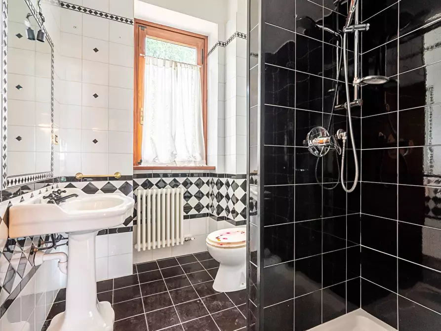 Immagine 24 di Appartamento in vendita  in Strada Val Salice a Torino