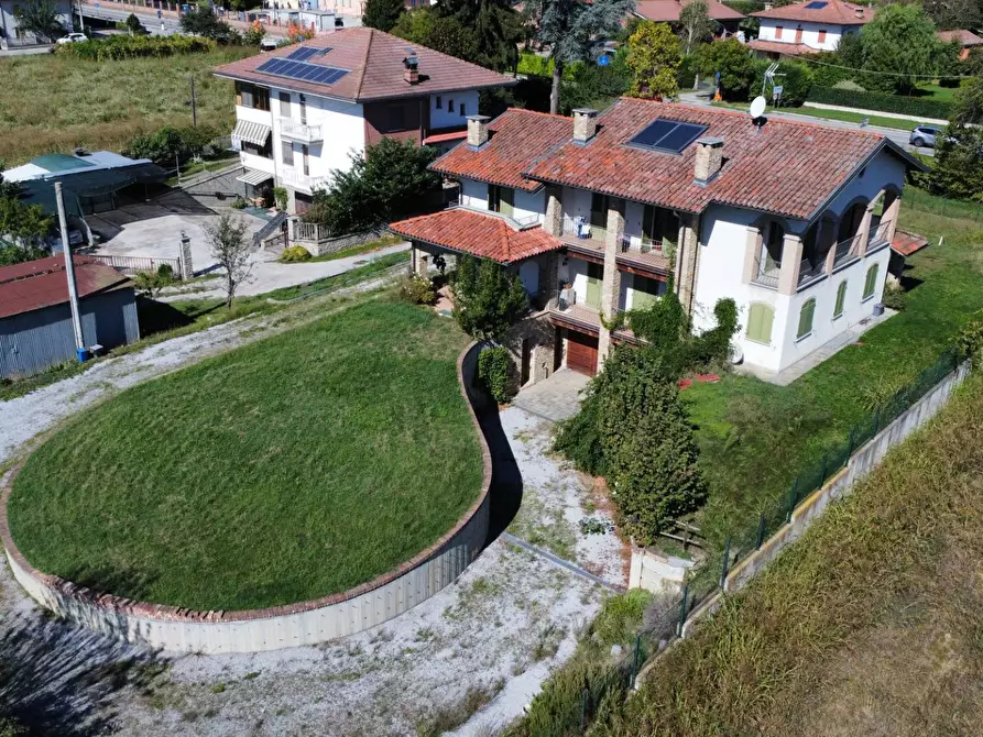 Immagine 1 di Villa in vendita  in Via Peirone a Rocca De' Baldi