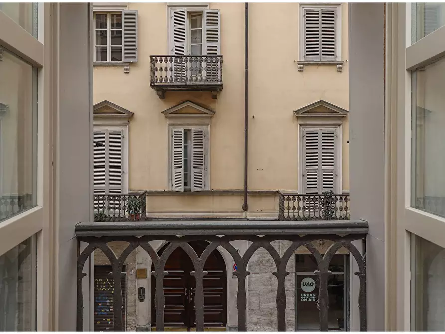 Immagine 7 di Appartamento in vendita  in Via SAN MASSIMO a Torino