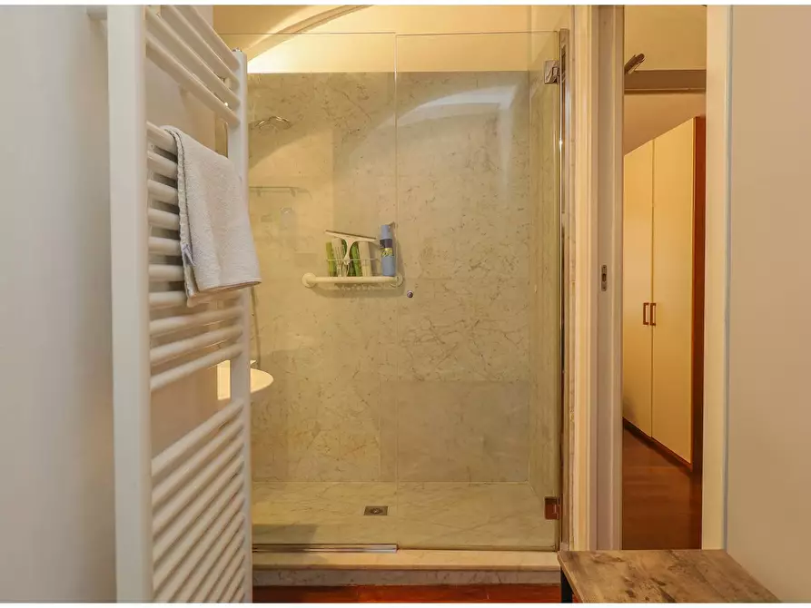 Immagine 11 di Appartamento in vendita  in Via SAN MASSIMO a Torino