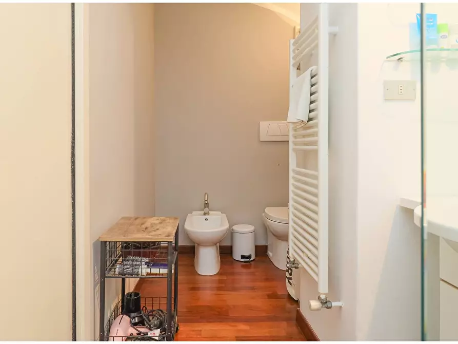 Immagine 12 di Appartamento in vendita  in Via SAN MASSIMO a Torino