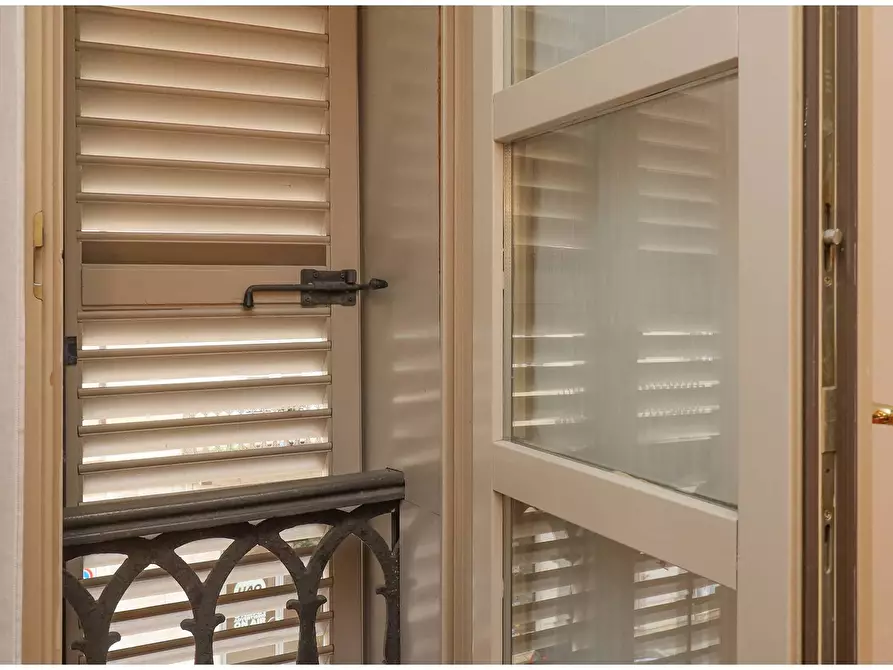 Immagine 21 di Appartamento in vendita  in Via SAN MASSIMO a Torino