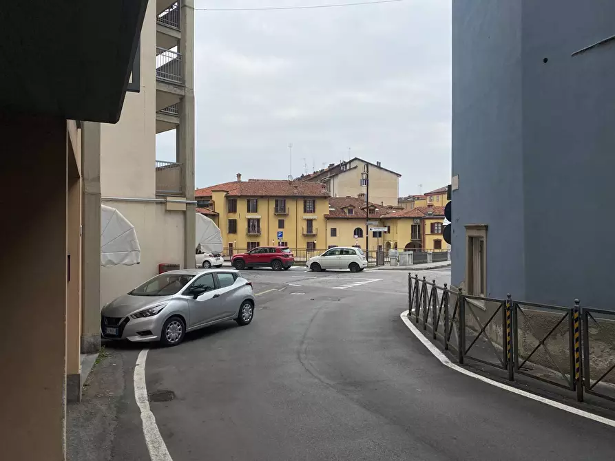 Immagine 20 di Locale commerciale in vendita  in Via Rinchiuso a Mondovì
