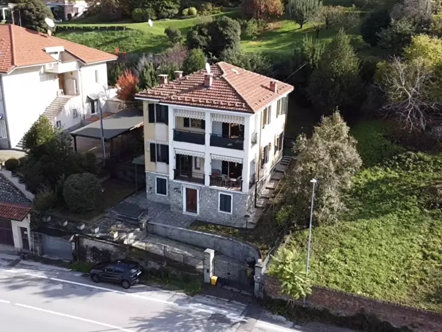 Immagine 1 di Casa bifamiliare in vendita  in via Nino Carboneri a Mondovi'