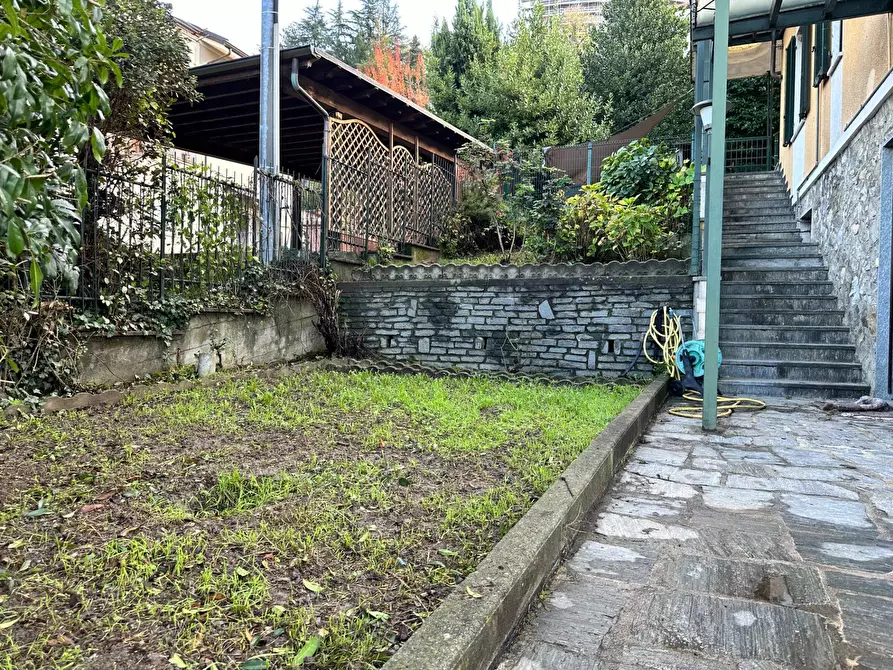 Immagine 10 di Casa bifamiliare in vendita  in via Nino Carboneri a Mondovì