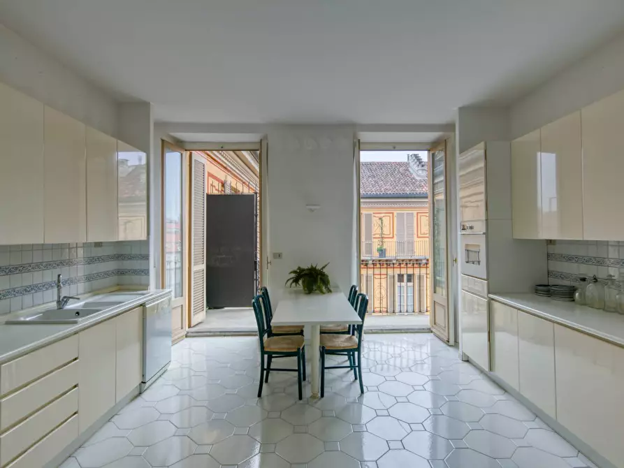 Immagine 9 di Appartamento in vendita  in Corso Vittorio Emanuele II a Torino