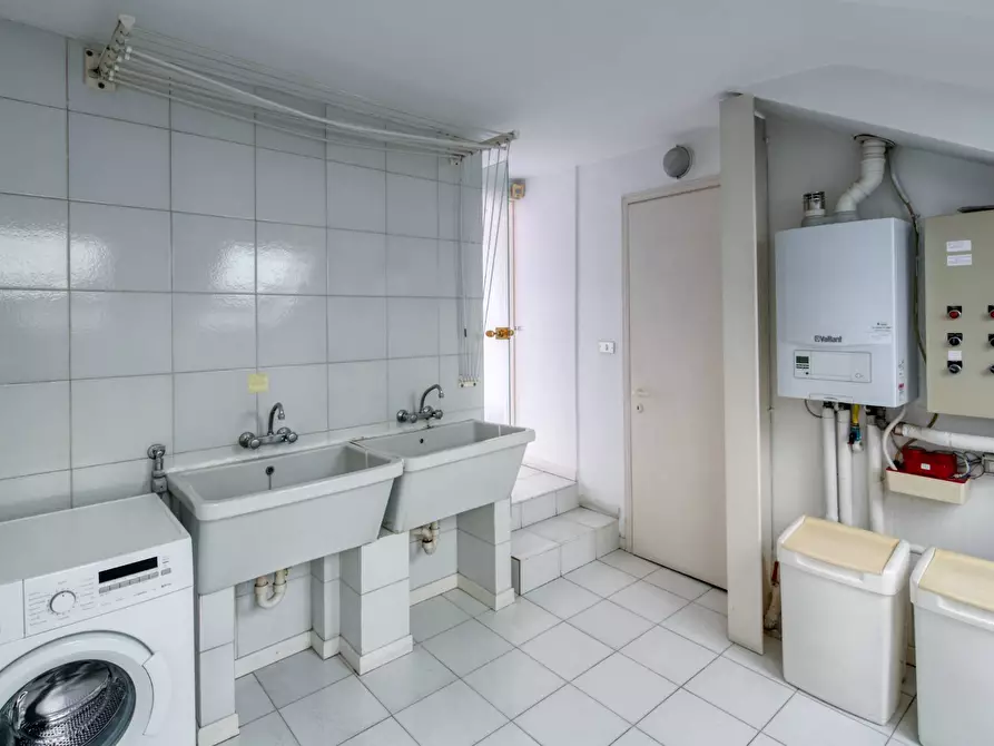 Immagine 11 di Appartamento in vendita  in Corso Vittorio Emanuele II a Torino