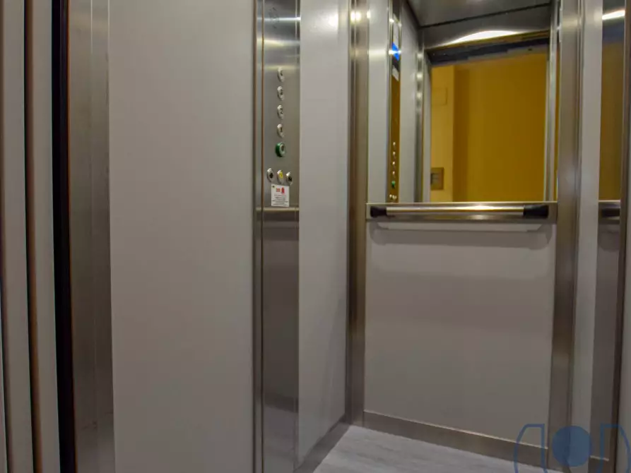 Immagine 10 di Appartamento in vendita  in Via Aldo Moro a Chieri