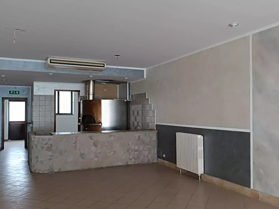 Immagine 8 di Attività commerciale in vendita  in Via Torno a San Francesco Al Campo