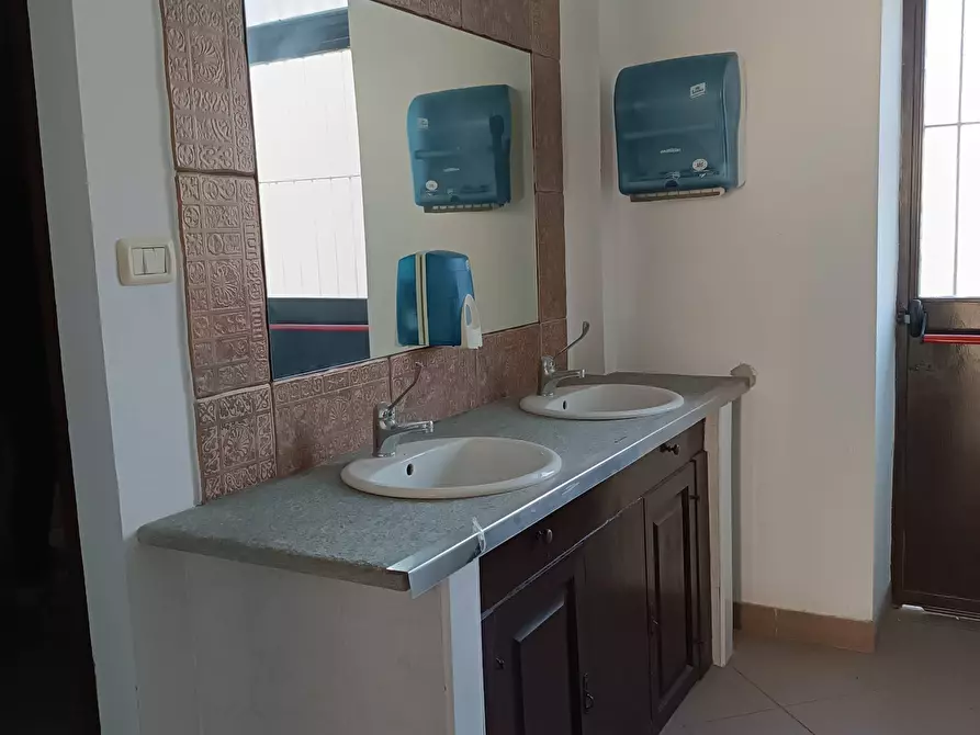 Immagine 16 di Attività commerciale in vendita  in Via Torno a San Francesco Al Campo