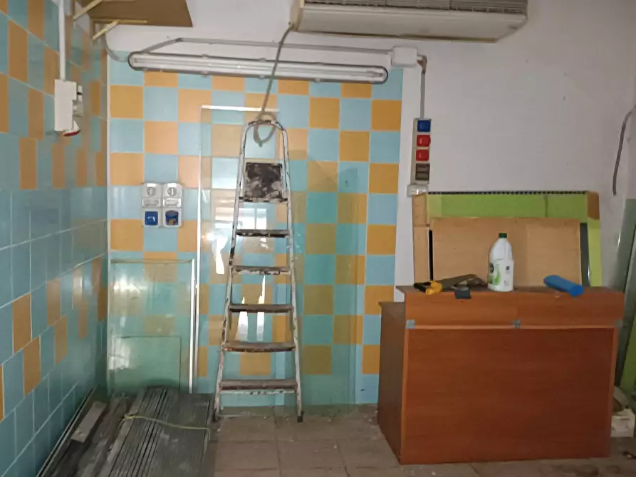 Immagine 20 di Attività commerciale in vendita  in Via Torno a San Francesco Al Campo
