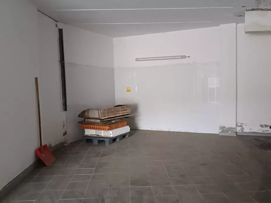 Immagine 21 di Attività commerciale in vendita  in Via Torno a San Francesco Al Campo